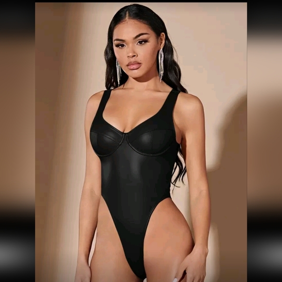 SHEIN Tops - SHEIN Glossy Black Top